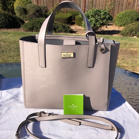 kate spade Handbags - Kate Spade Soft Taupe Crossbody Purse